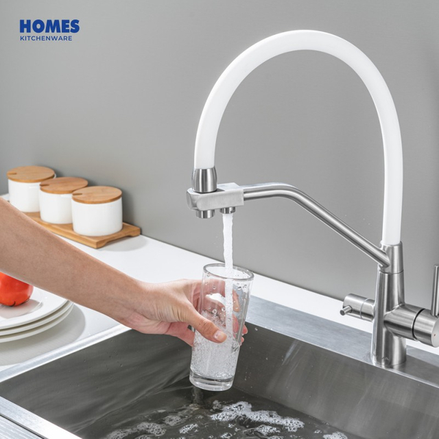 Manufacturer Health UPC Flexible Pull Out Long Neck Kitchen Sink Faucet with Rubber Neck Pull down